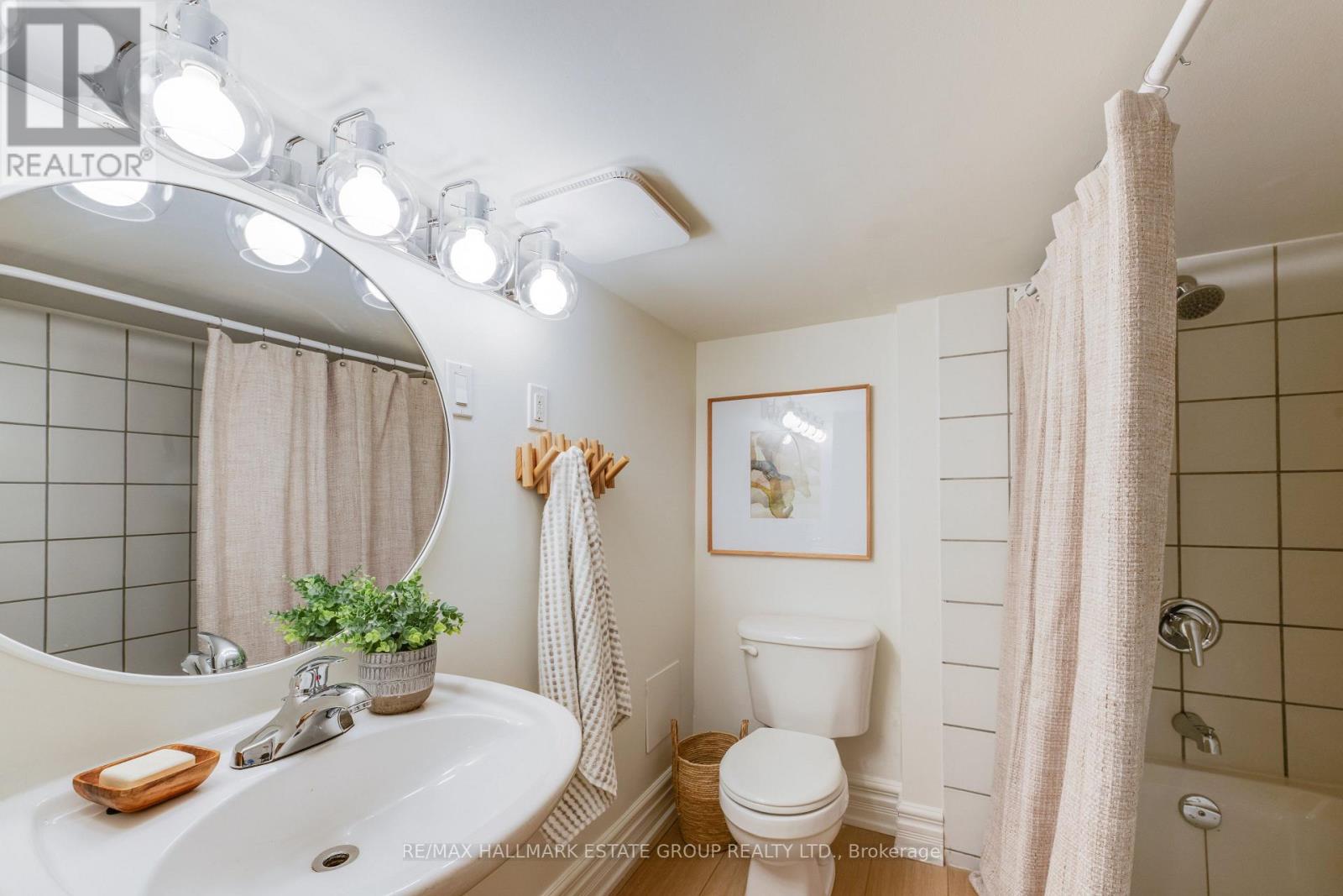 157 HEWARD AVENUE - Image 44