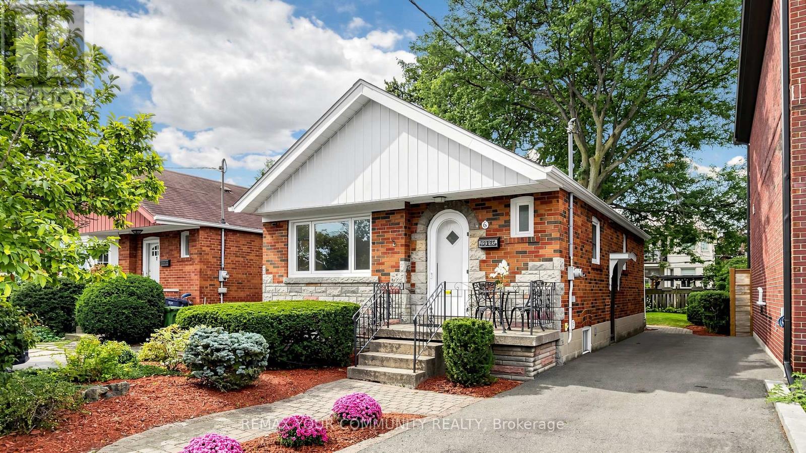 6 ATHLONE ROAD, Toronto (East York)