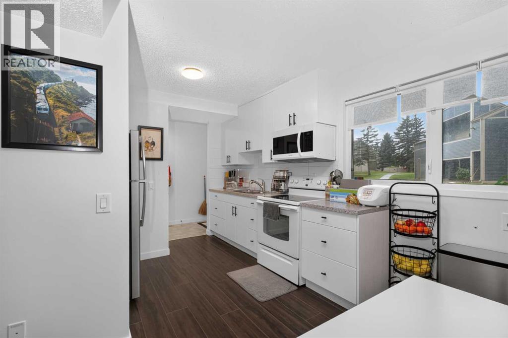 #442 406 Blackthorn Road NE - 13