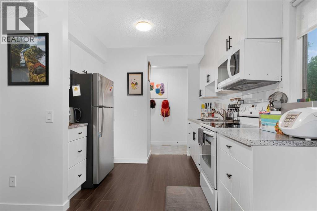 #442 406 Blackthorn Road NE - 15