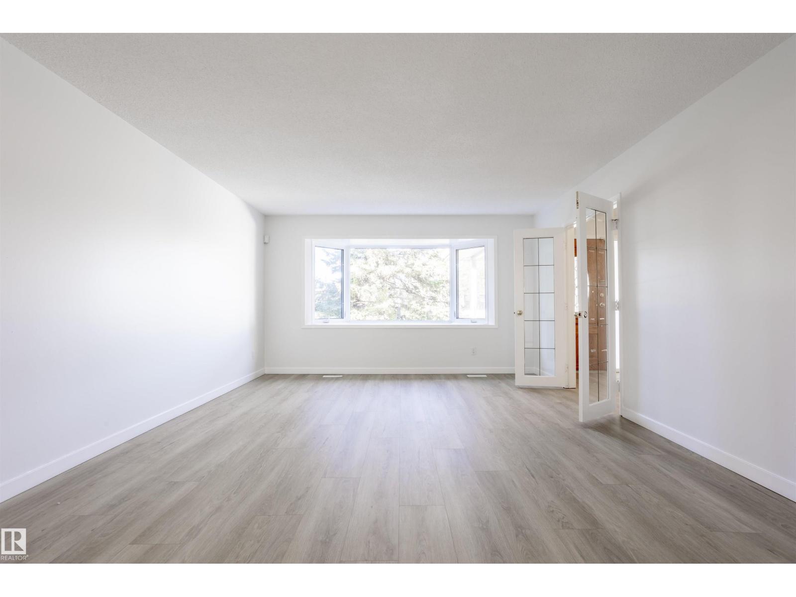 17927 80 AV NW - 23
