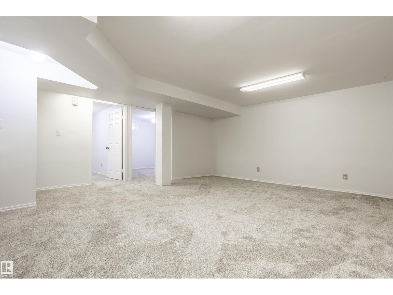 17927 80 AV NW - 31