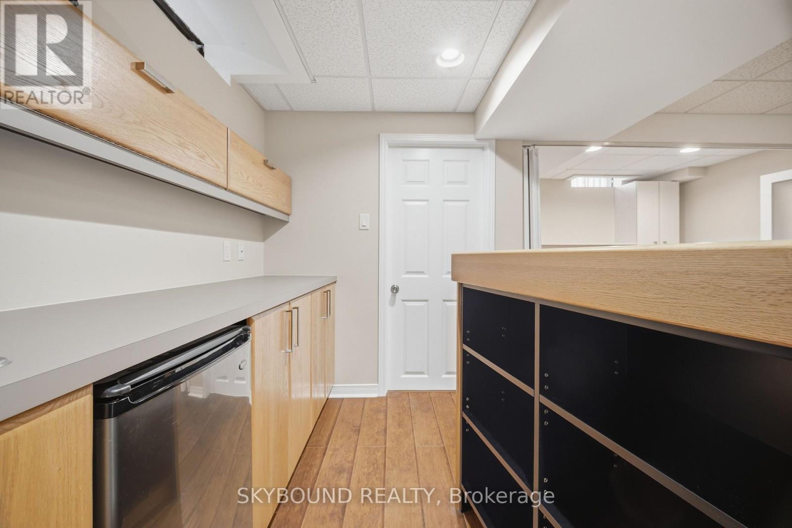 3906 ZENITH COURT - 34