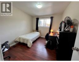 109 Moccasin Drive Unit# 2, Waterloo, ON N2L4C2 Photo 6