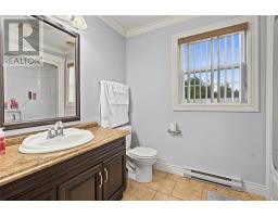 2-4 Conway Crescent thumbnail 12