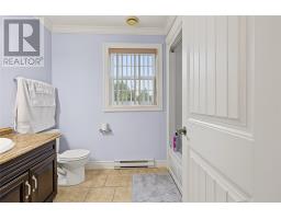 2-4 Conway Crescent thumbnail 15