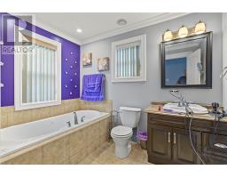 2-4 Conway Crescent thumbnail 16