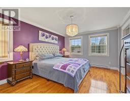 2-4 Conway Crescent thumbnail 17