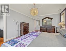2-4 Conway Crescent thumbnail 19
