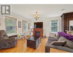 2-4 Conway Crescent thumbnail 7