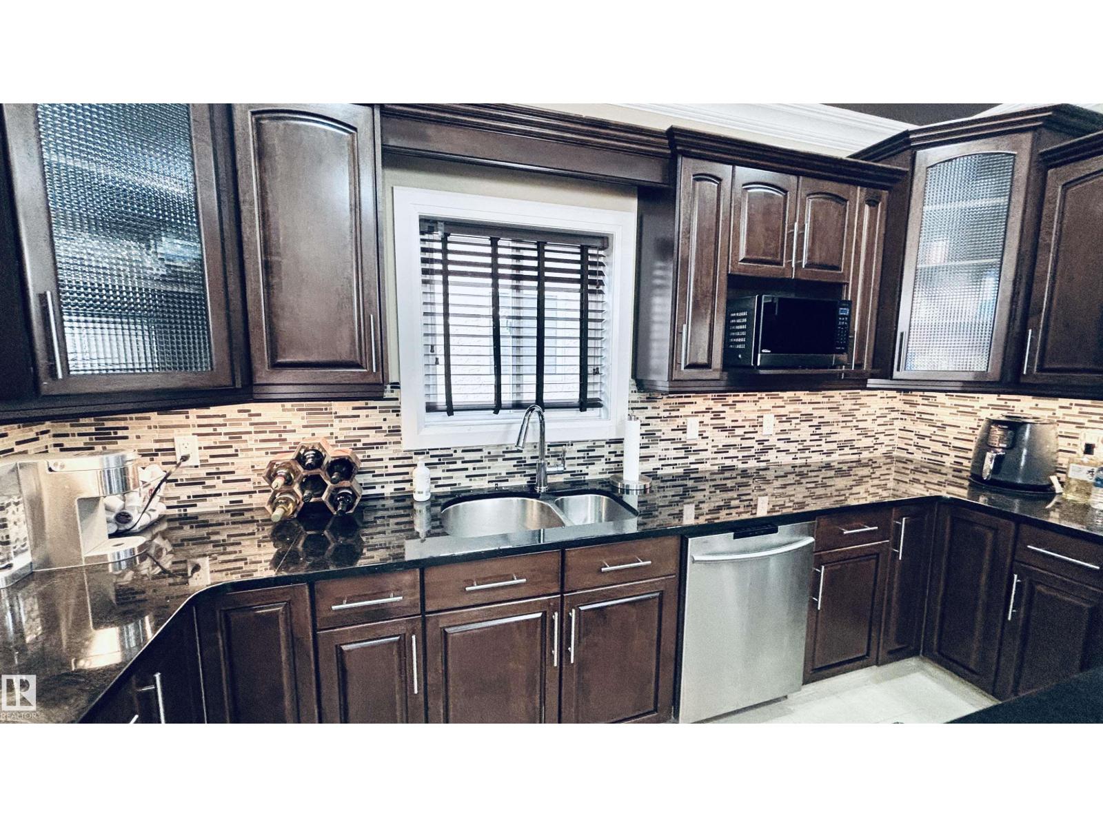 1515 68 ST SW - 24