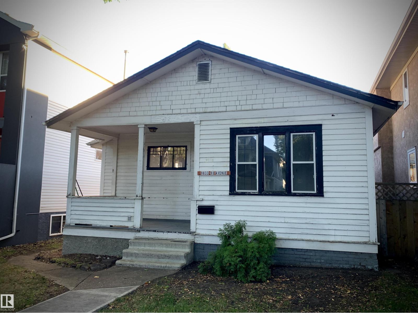 9833 90 Av NW, Strathcona — photo 1 of 6