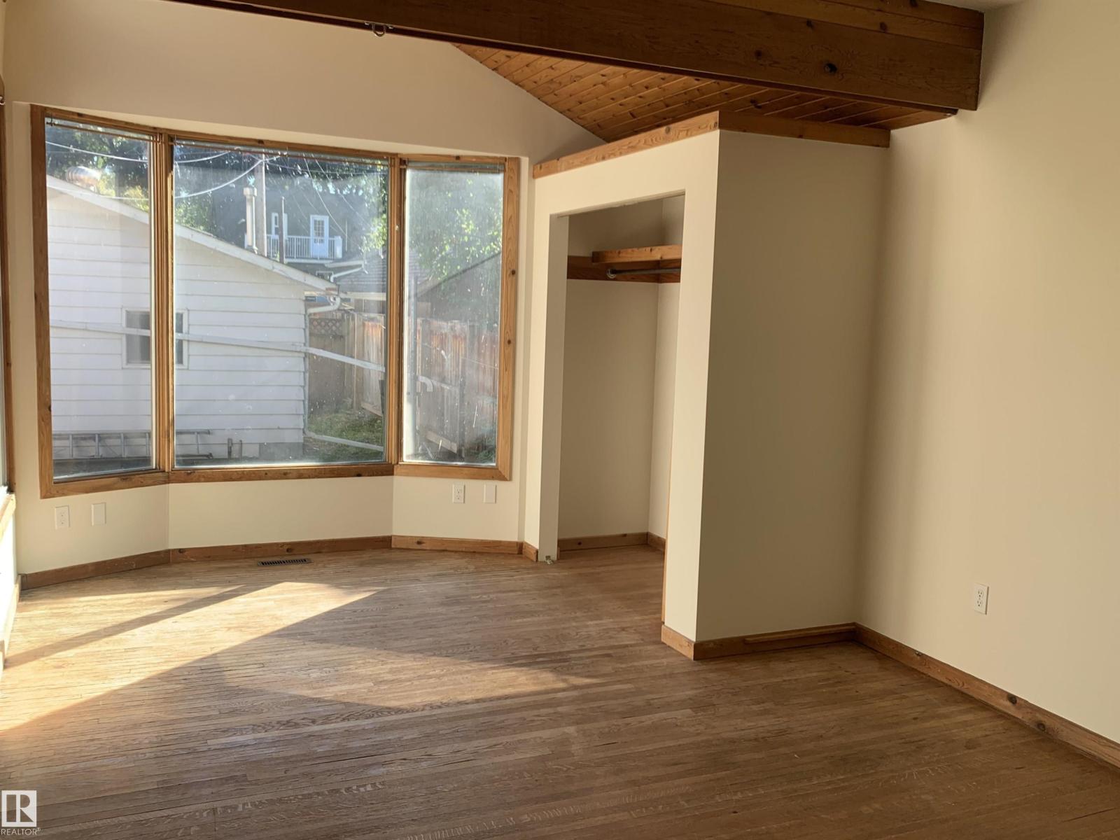 9833 90 Av NW, Strathcona — photo 4 of 6