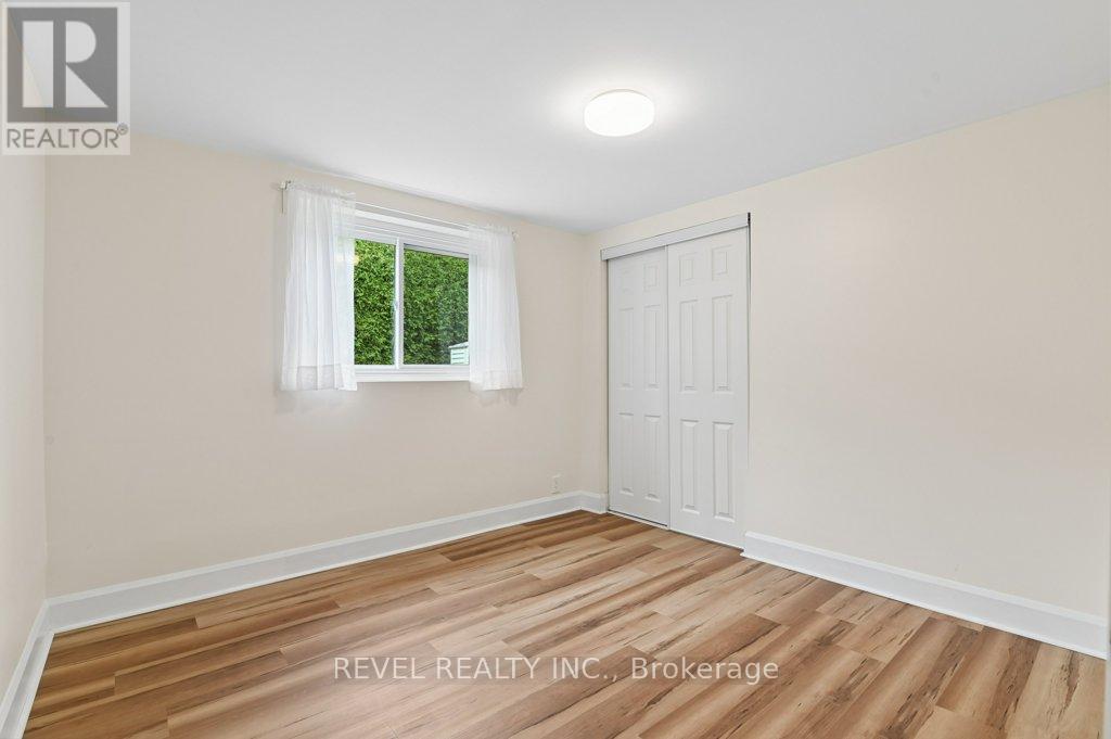 2555 REGINA STREET photo 23