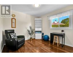 Living room - 2555 Regina Street, Ottawa, ON K2B6X4 Photo 13