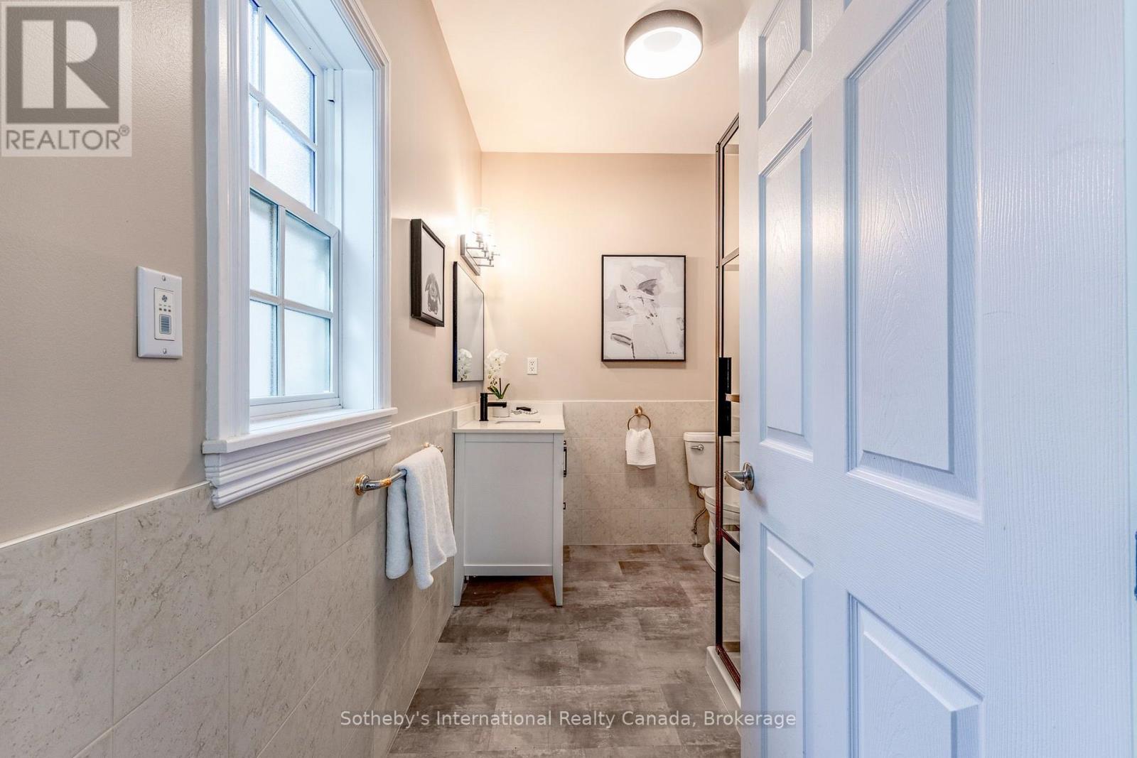 75 EDWARD STREET E - Image 22