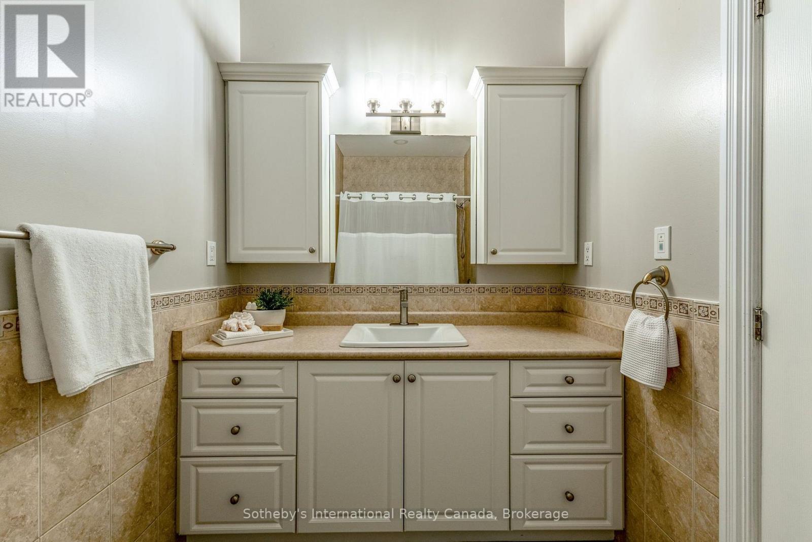 75 EDWARD STREET E - Image 28