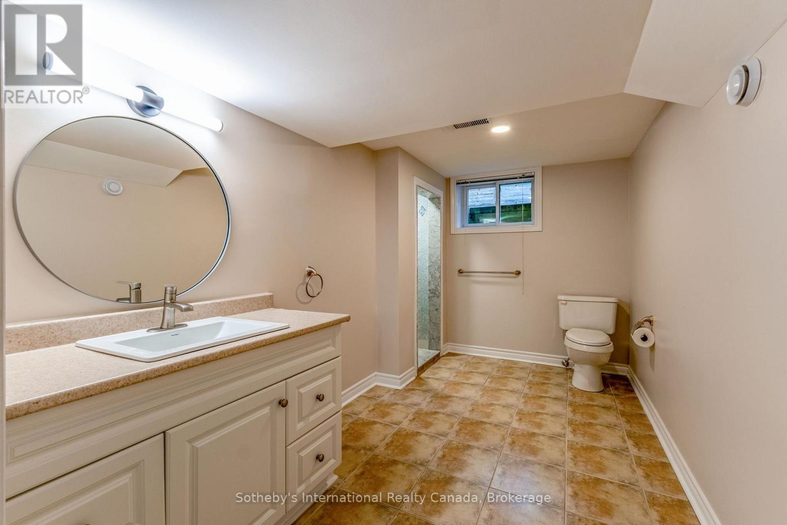 75 EDWARD STREET E - Image 36