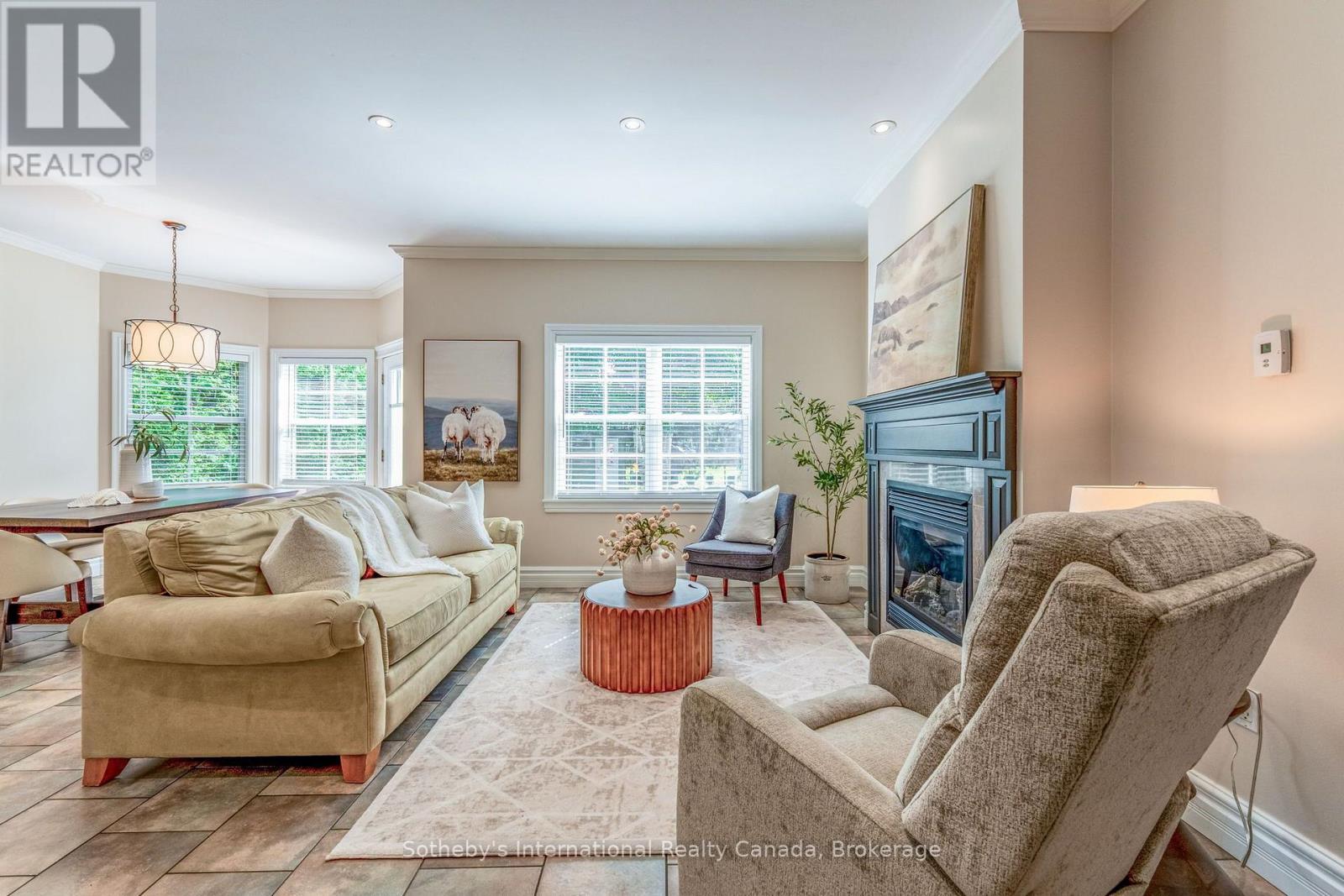 75 EDWARD STREET E - Image 9