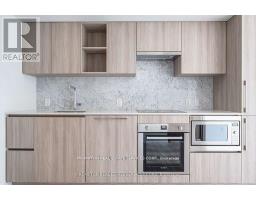 1016 - 17 Bathurst Street, Toronto, ON M5V0N1 Photo 9