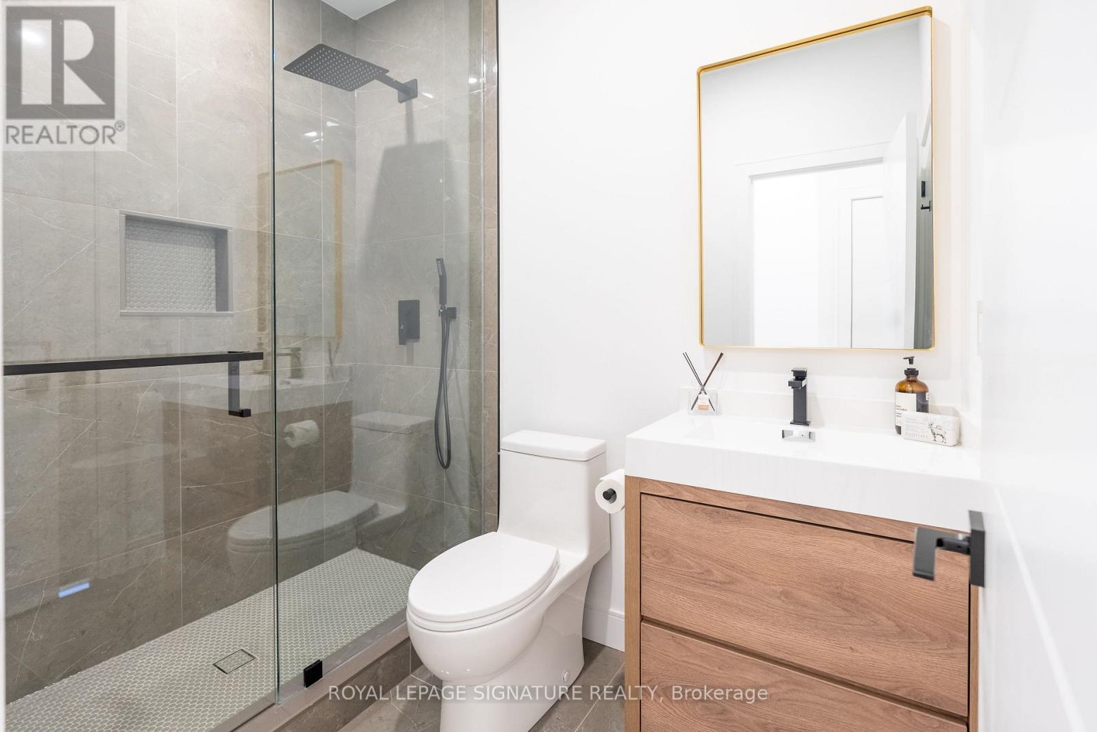90 JOHNSTON AVENUE - 29