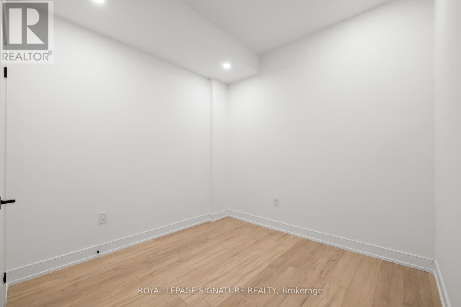 90 JOHNSTON AVENUE - 34