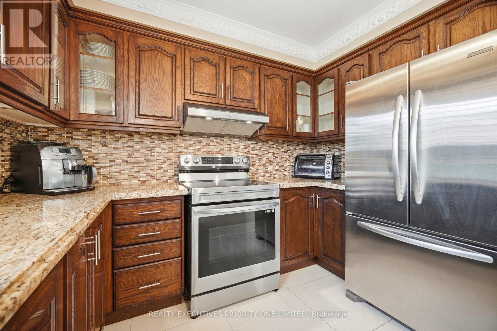 139 JADE CRESCENT - 10