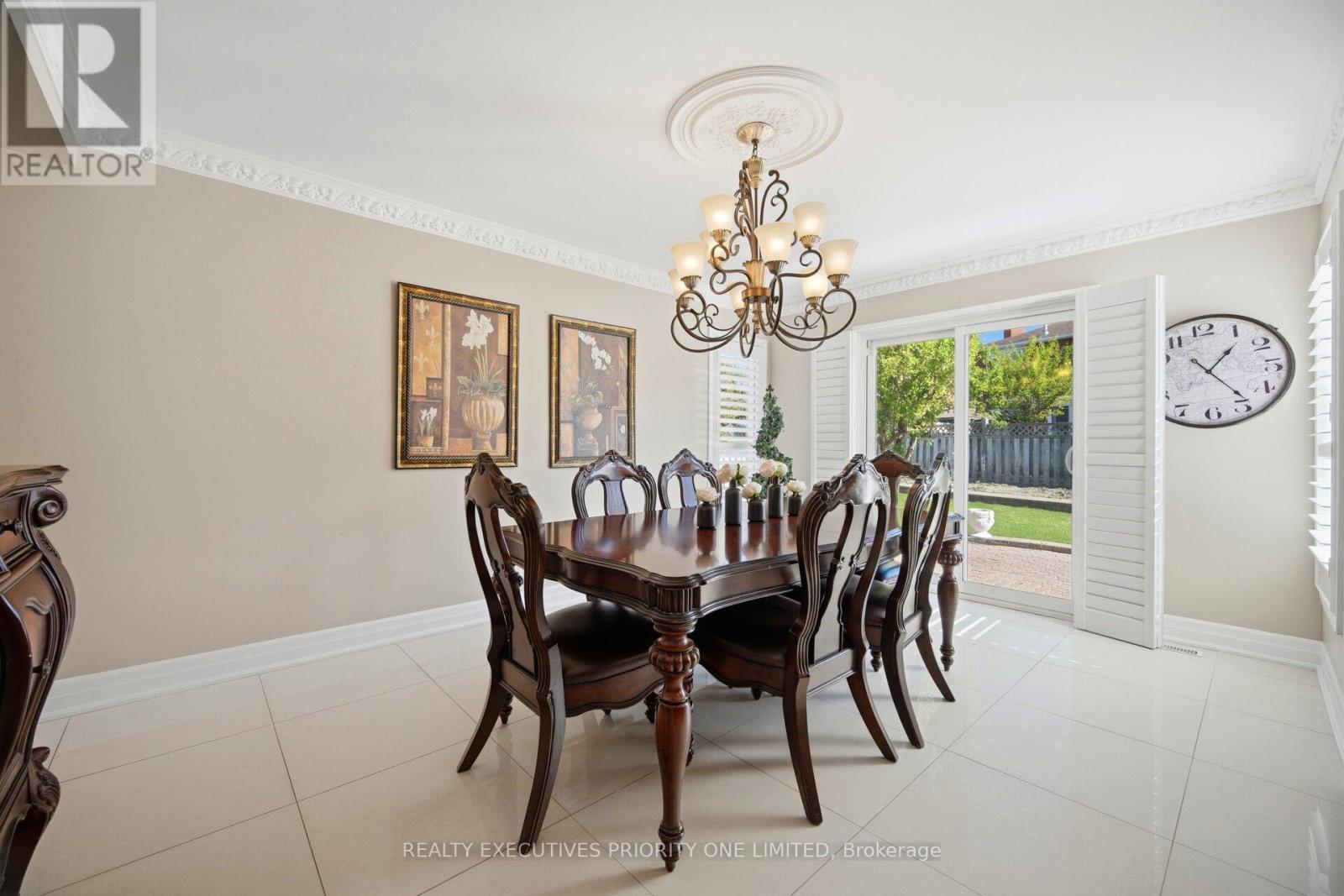 139 JADE CRESCENT - 11