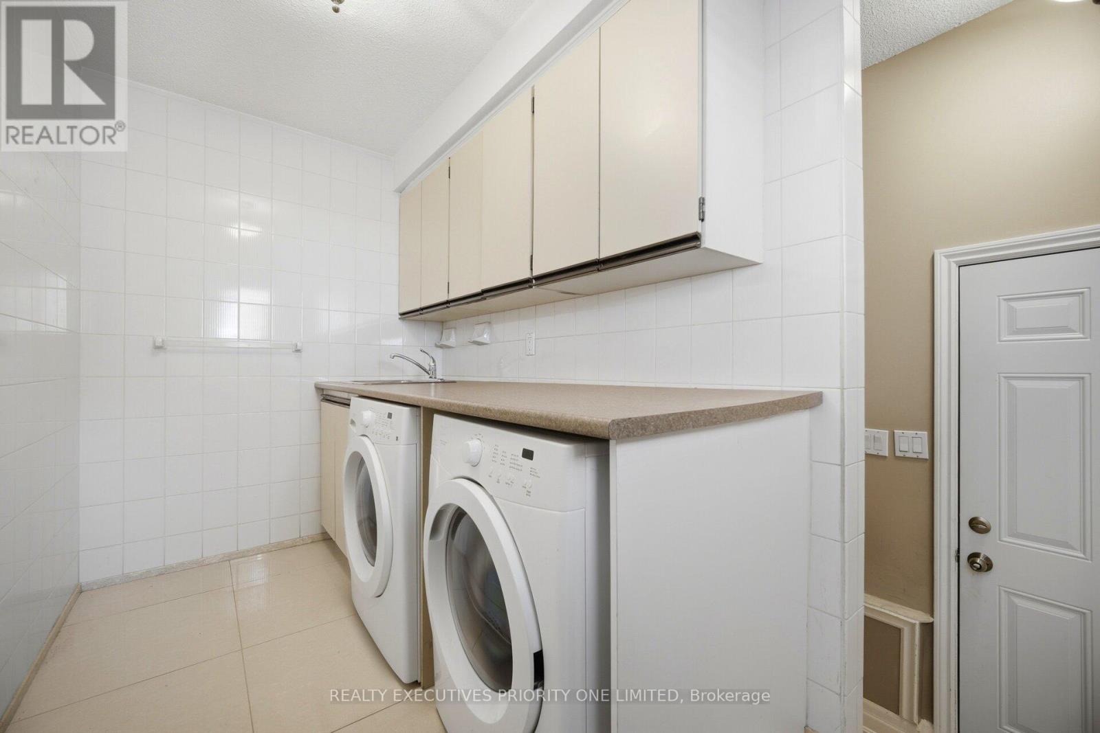 139 JADE CRESCENT - 17