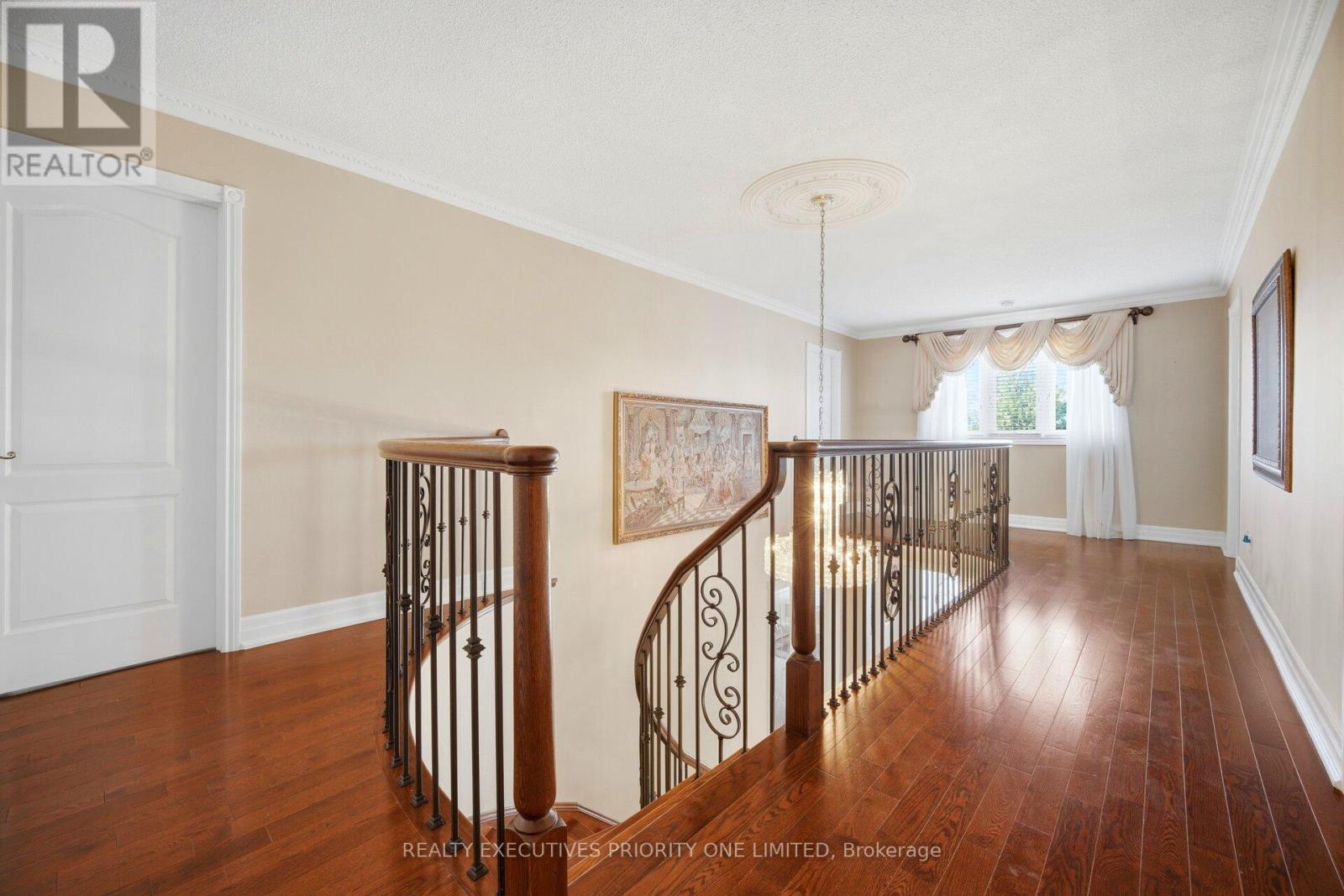 139 JADE CRESCENT - 19