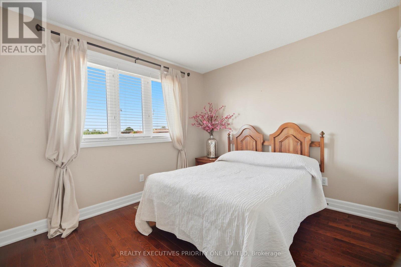 139 JADE CRESCENT - 27