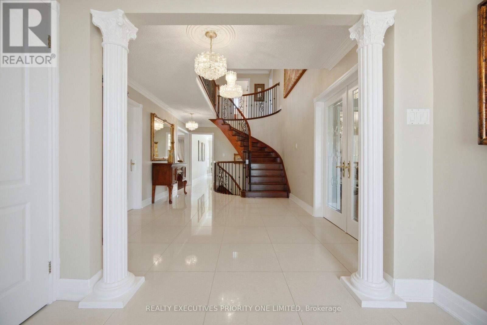 139 JADE CRESCENT - 3