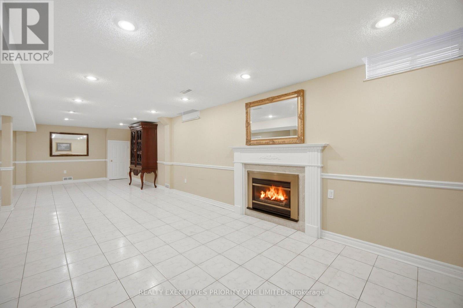 139 JADE CRESCENT - 36