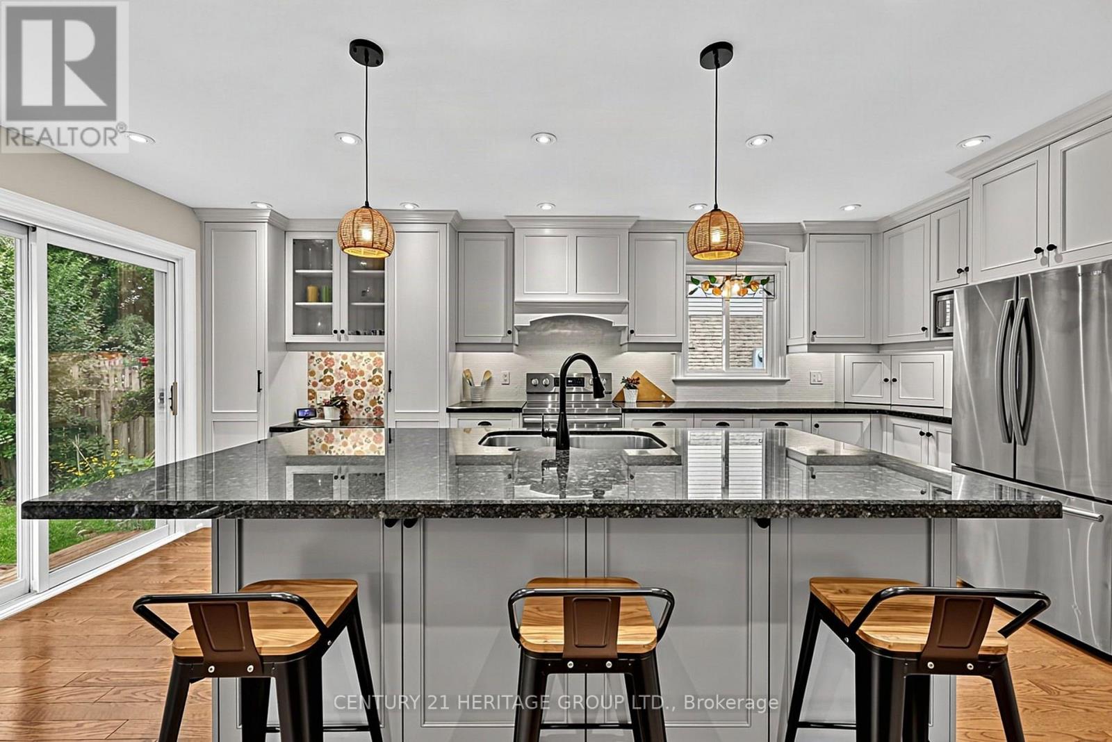 11 BISHOP CRESCENT - 11