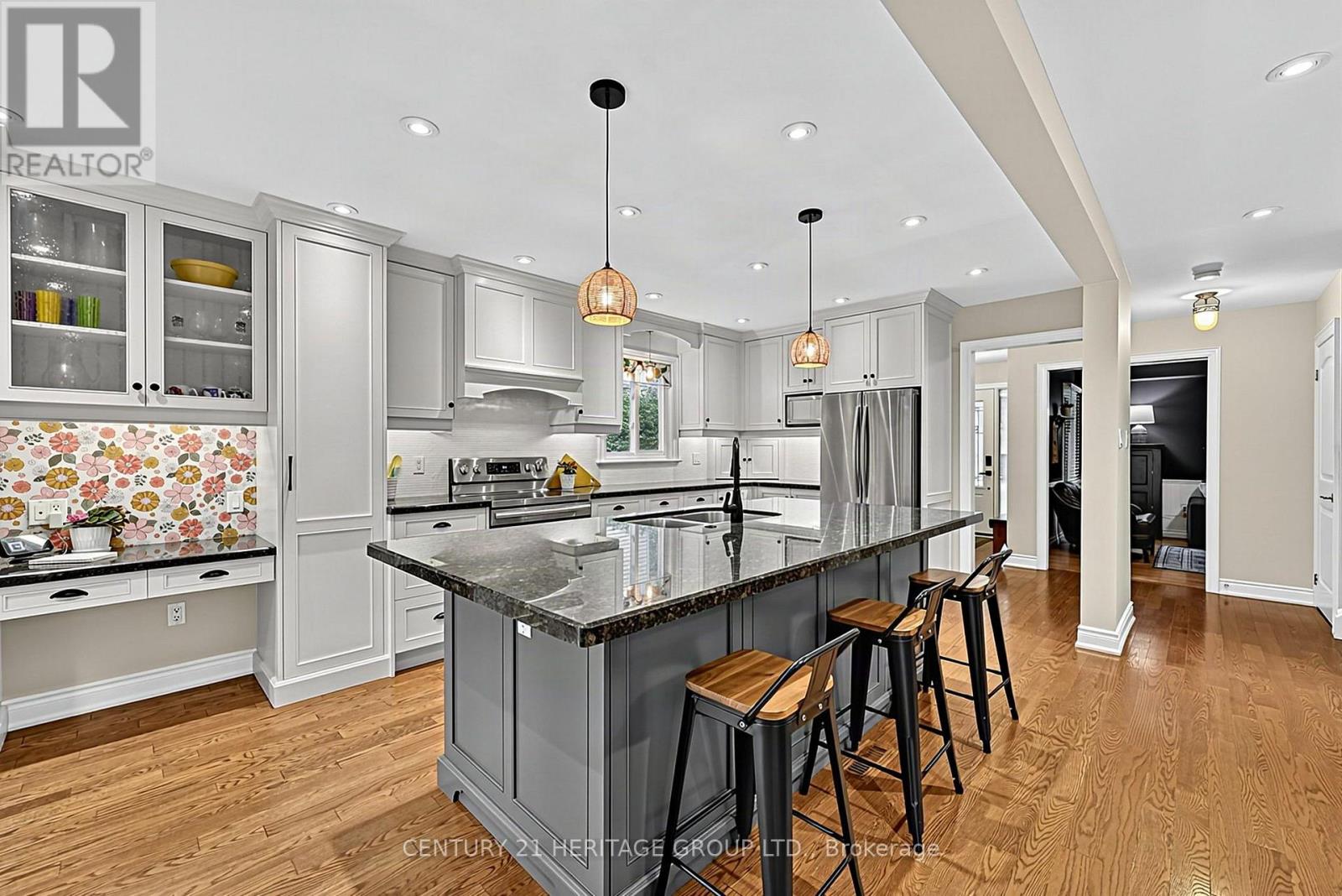 11 BISHOP CRESCENT - 12