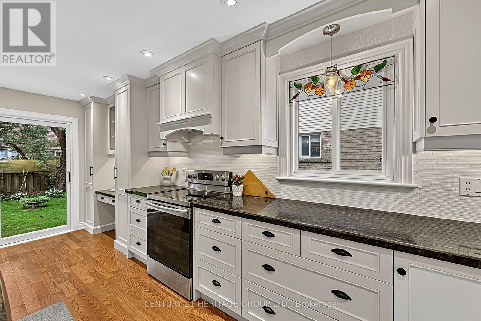 11 BISHOP CRESCENT - 14