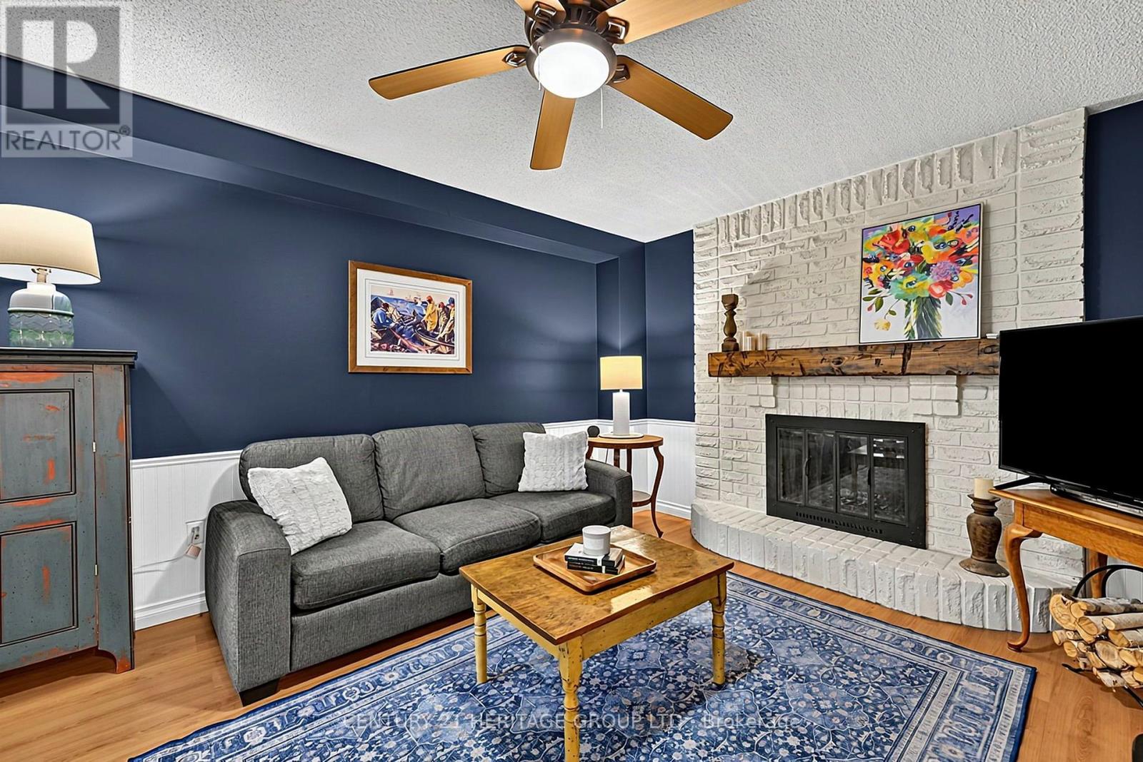 11 BISHOP CRESCENT - 21