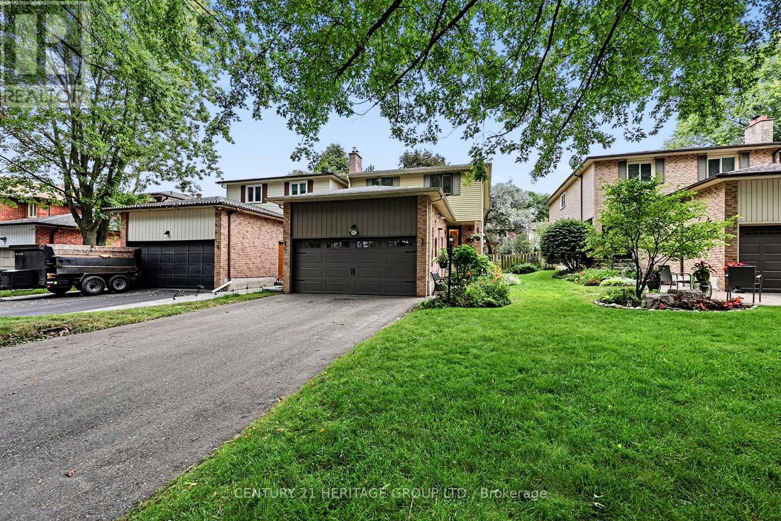 11 BISHOP CRESCENT - 3