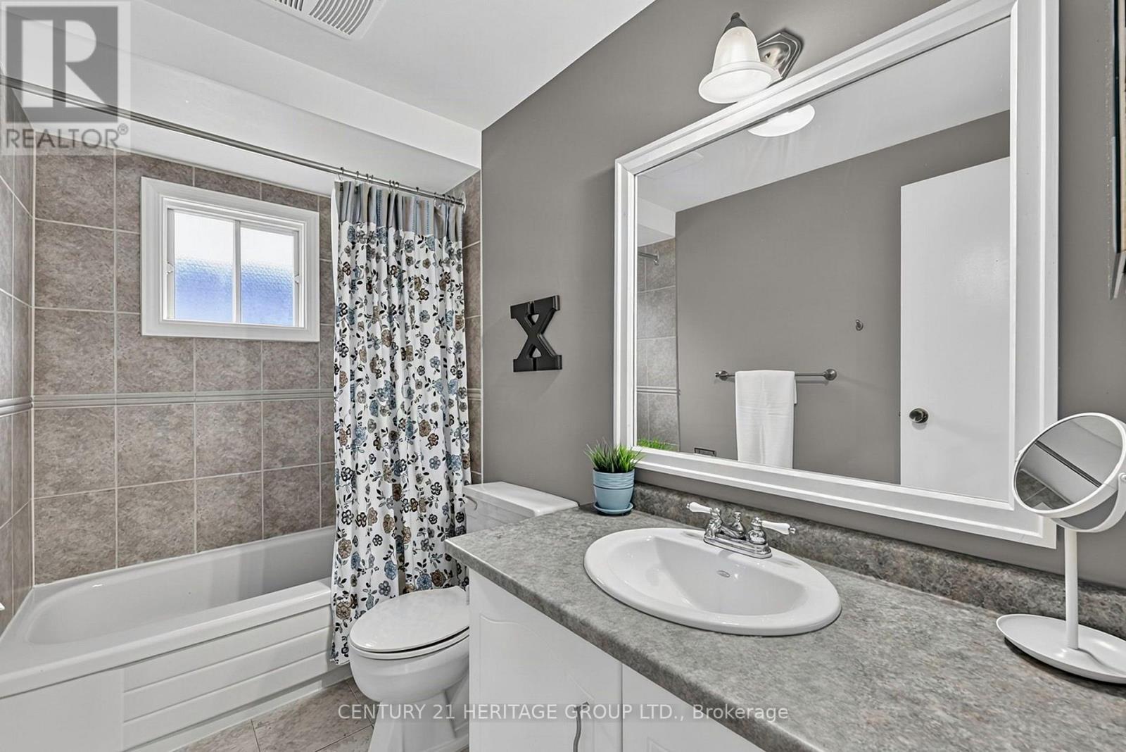 11 BISHOP CRESCENT - 30