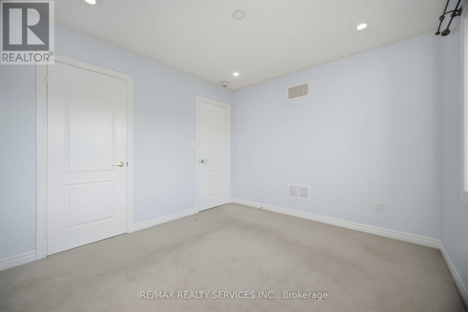 279 REMEMBRANCE ROAD - Image 31