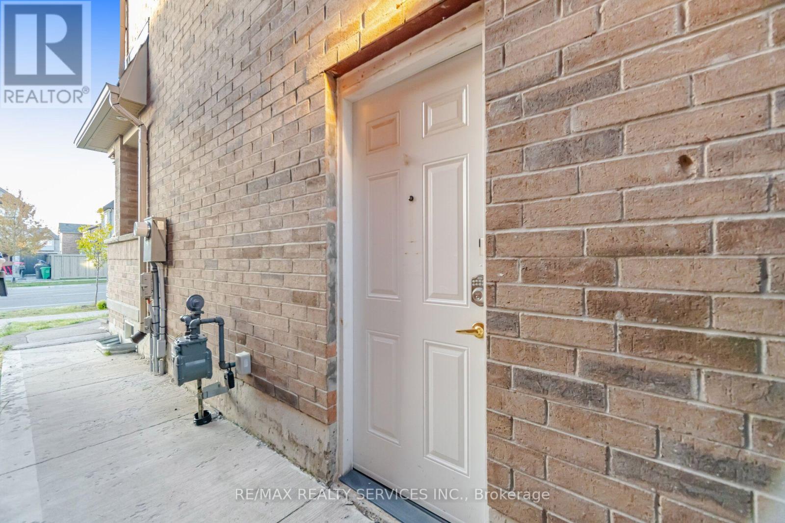 279 REMEMBRANCE ROAD - 38