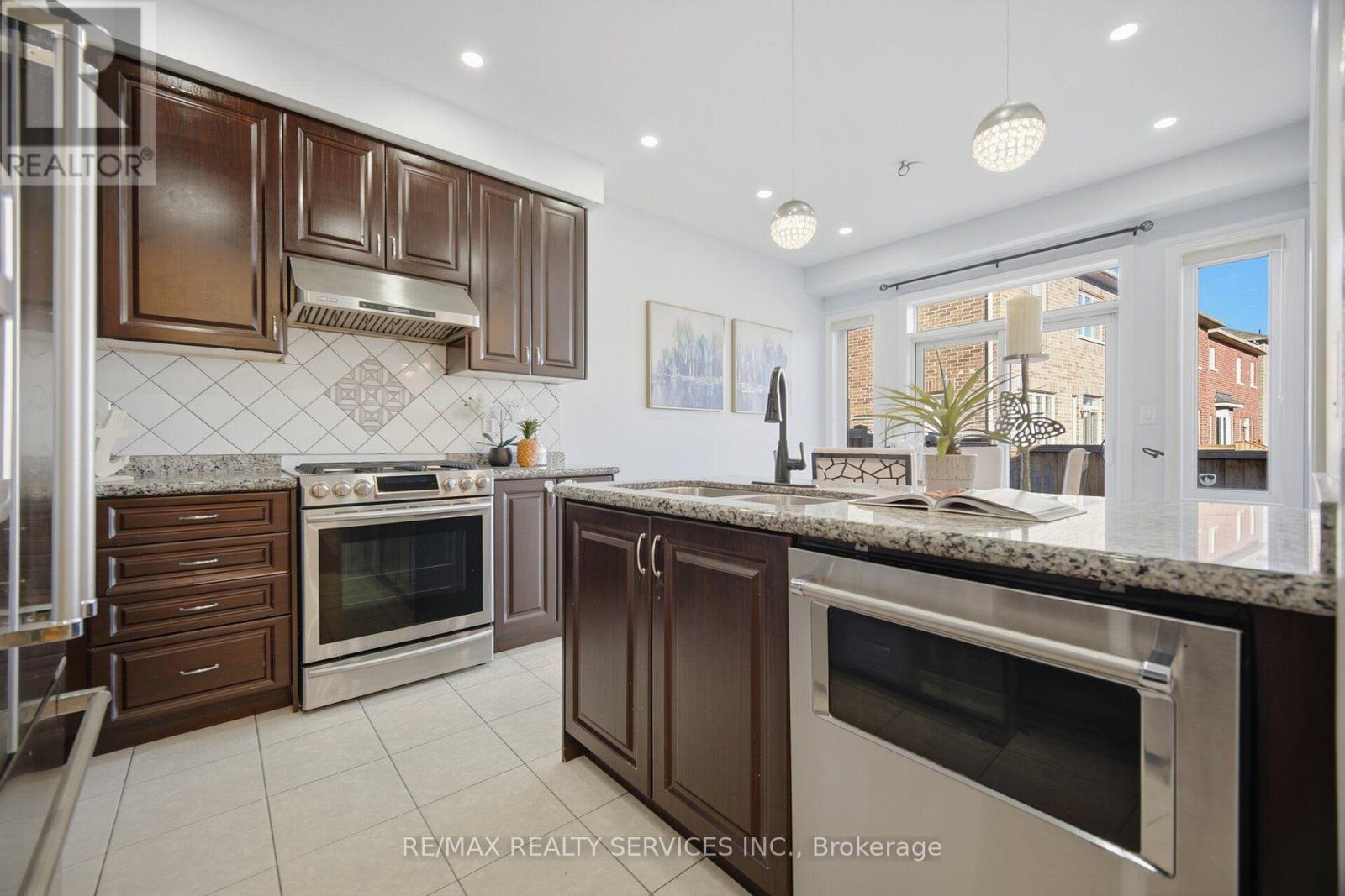 Photo of 279 REMEMBRANCE ROAD