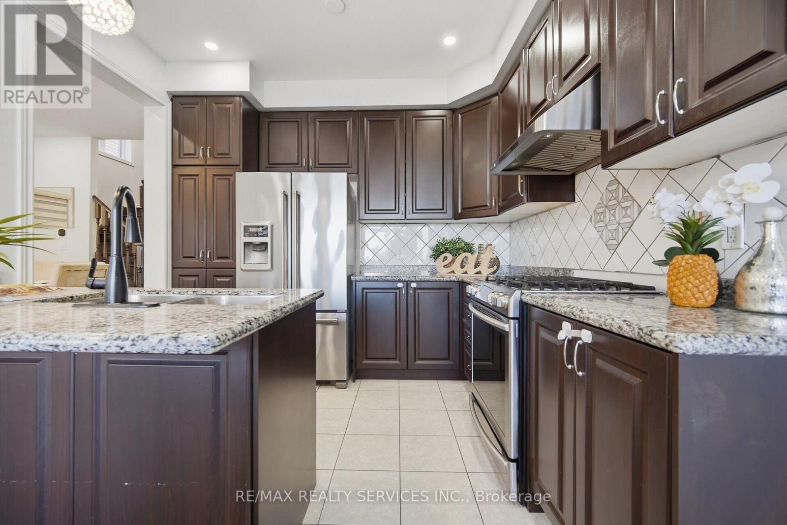 279 REMEMBRANCE ROAD - 9