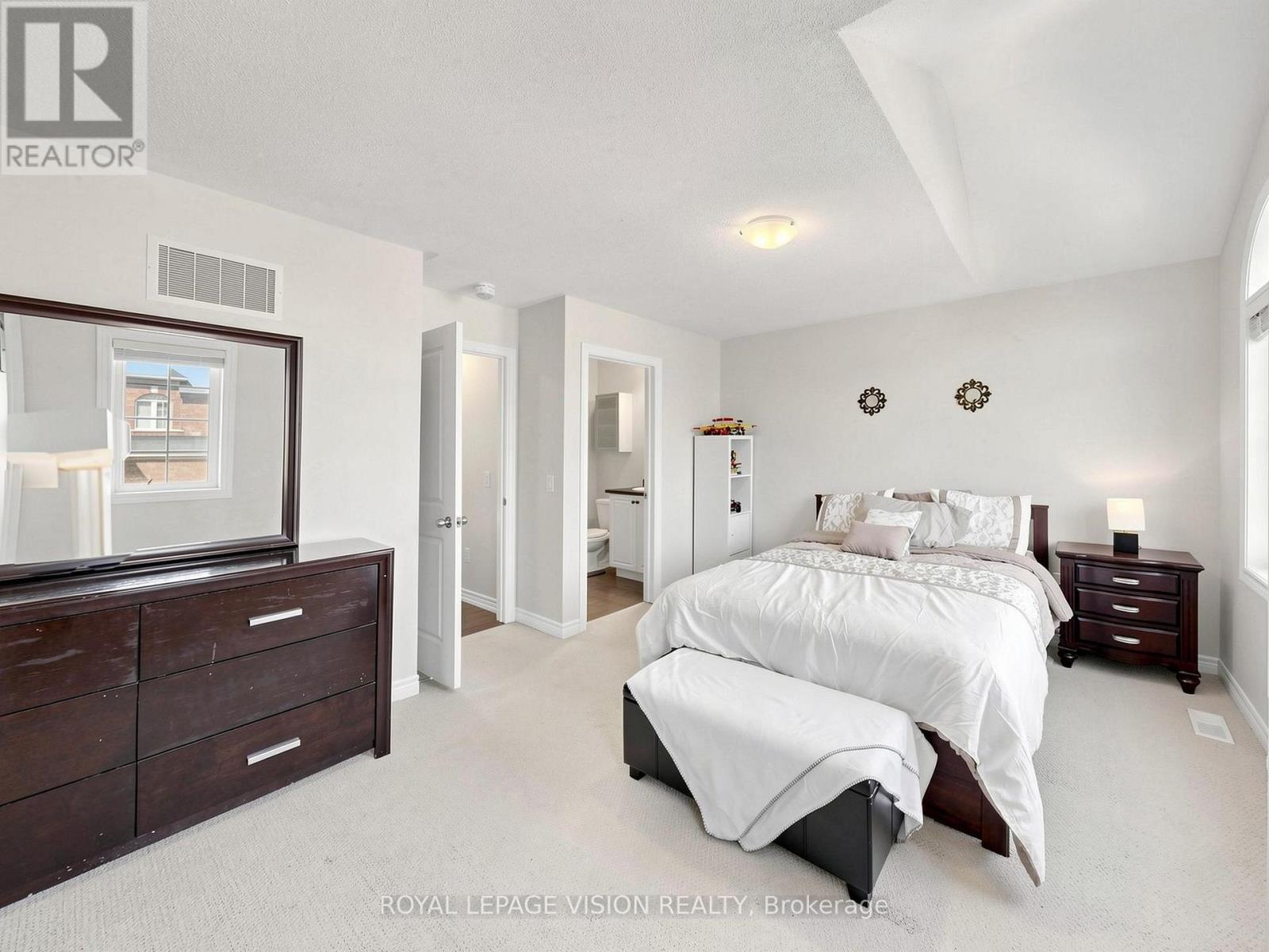 24 PENNYCROSS CRESCENT - Image 11