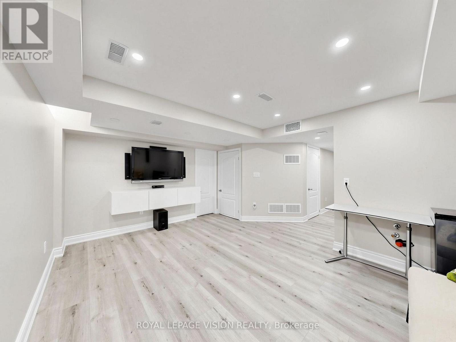 24 PENNYCROSS CRESCENT - Image 22