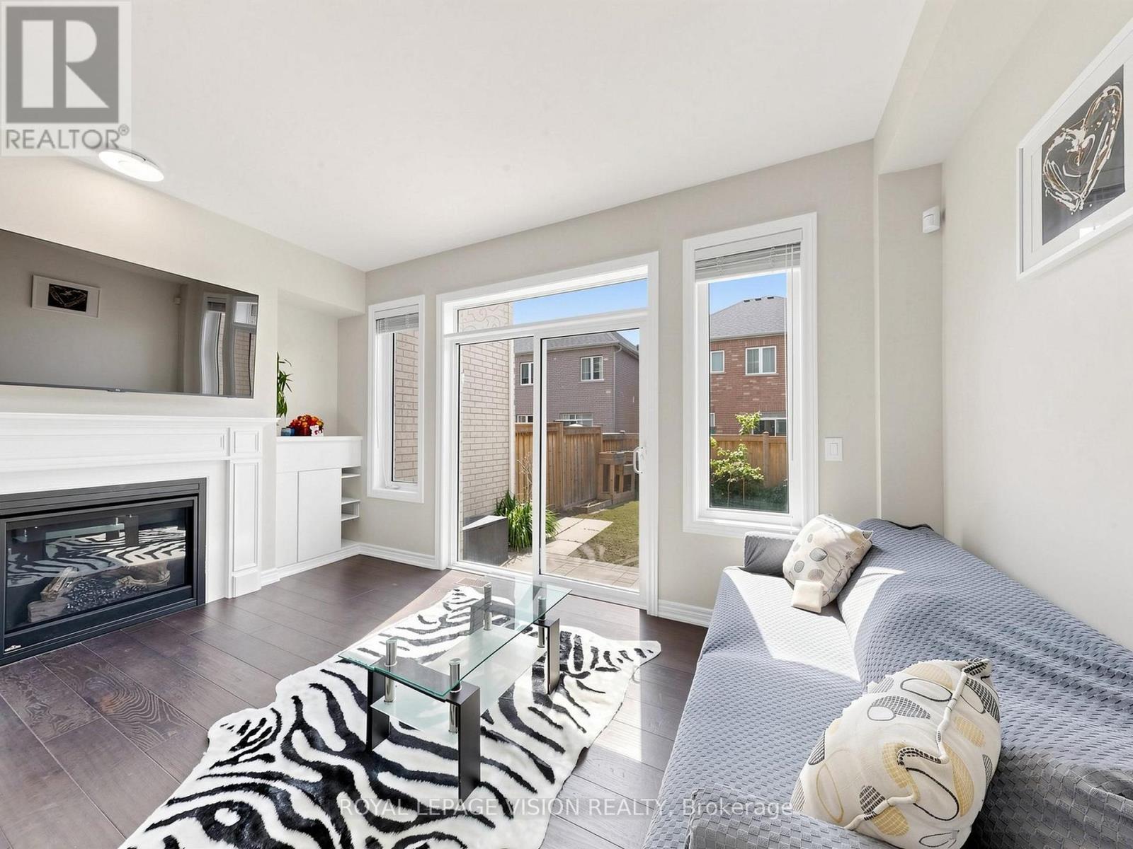 Photo of 24 PENNYCROSS CRESCENT