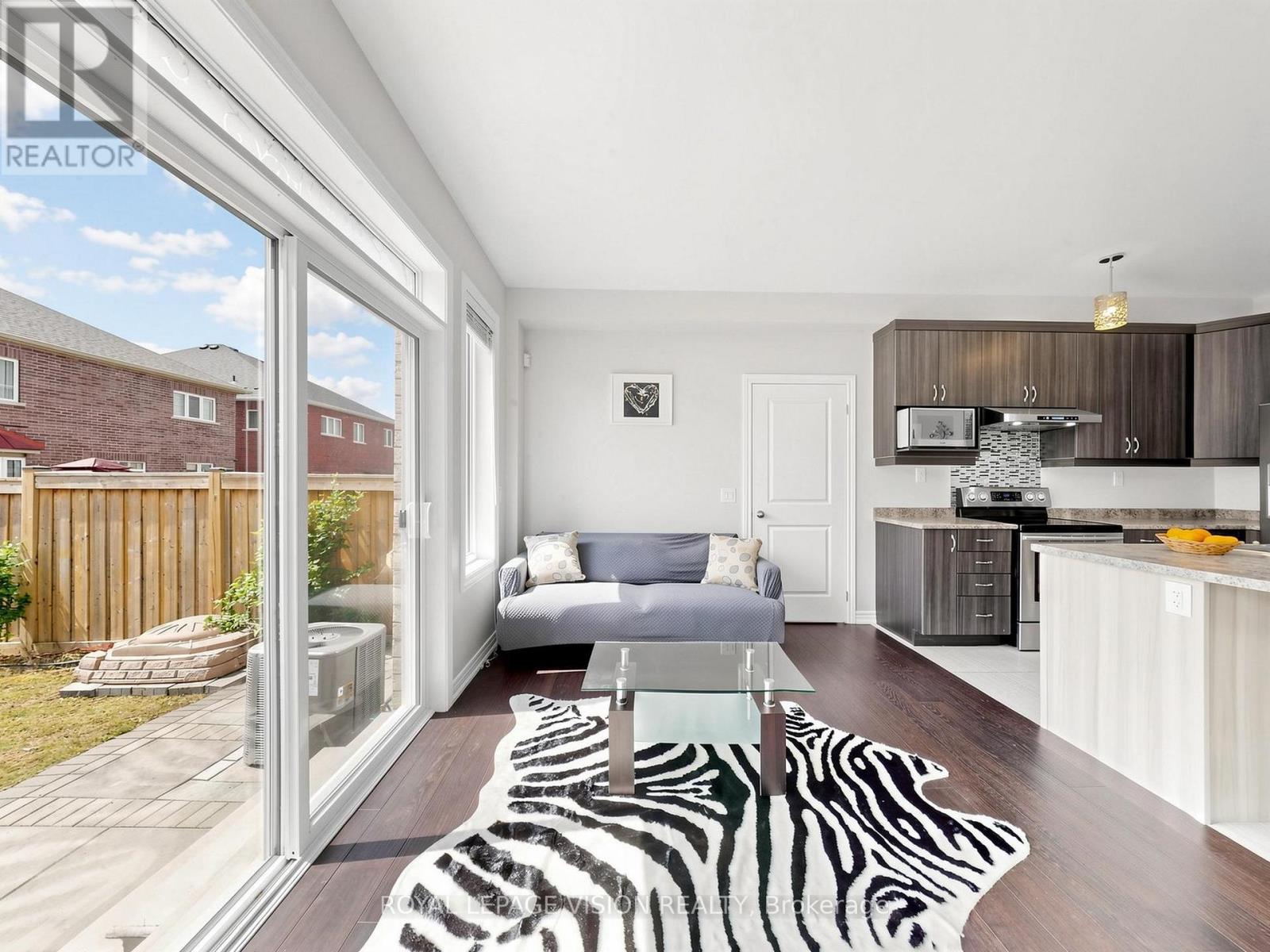 Photo of 24 PENNYCROSS CRESCENT