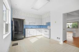 506 Carlaw Avenue, Winnipeg, MB R3L0V2 Photo 12