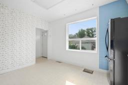 506 Carlaw Avenue, Winnipeg, MB R3L0V2 Photo 13