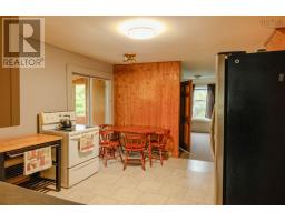 Sunroom - 2471 Highway 3, Barrington West, NS B0W1E0 Photo 8